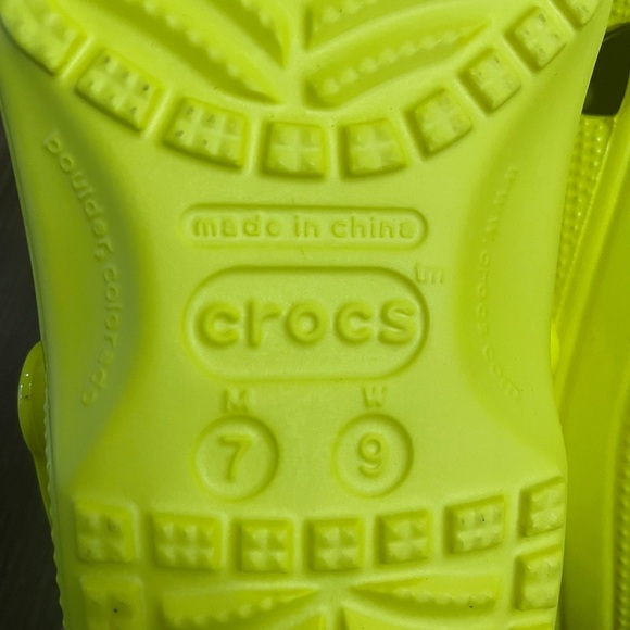 Crocs Classic Neon Highlighter Clogs Unisex M7/W9 - Picture 7 of 7